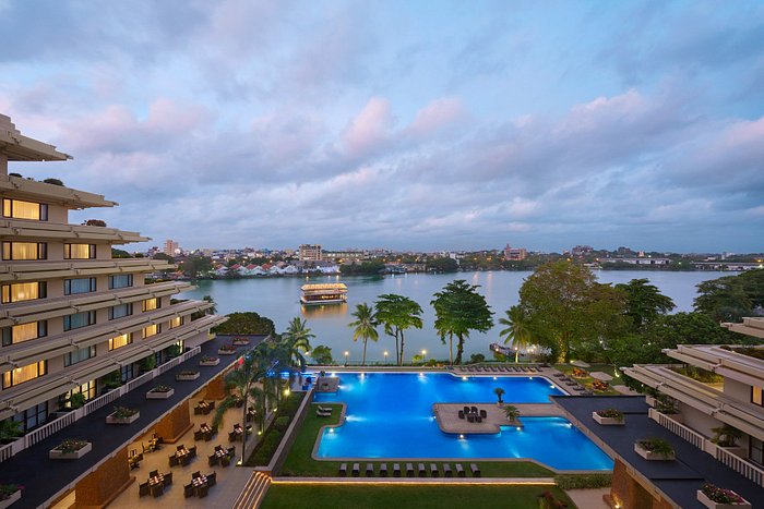 Cinnamon Lakeside Colombo + Earls Regency + Hotel Riu Sri Lanka