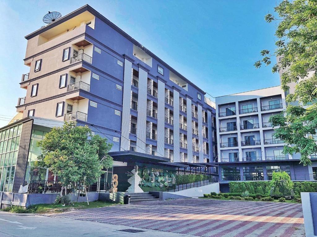 Embryo / Kokotel Pattaya