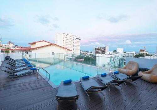 Travelodge pattaya /Grand Day Night