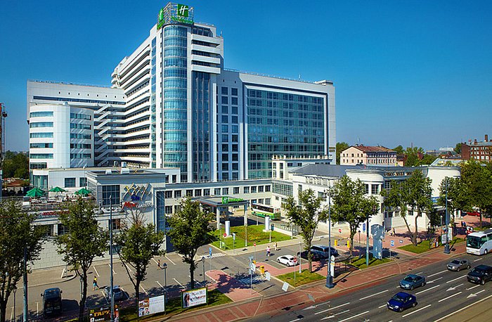 Aerostar + Holiday Inn Varota