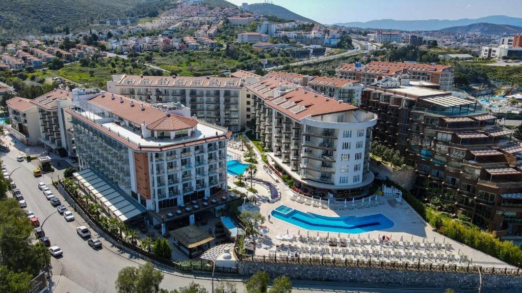 Ramada Hotel&Suites